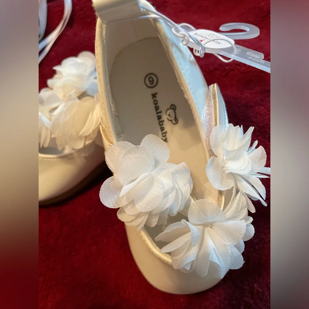 NWT Koalababy ballerina flats shoes Size:6 white shoes w shimmer bows on top NEW